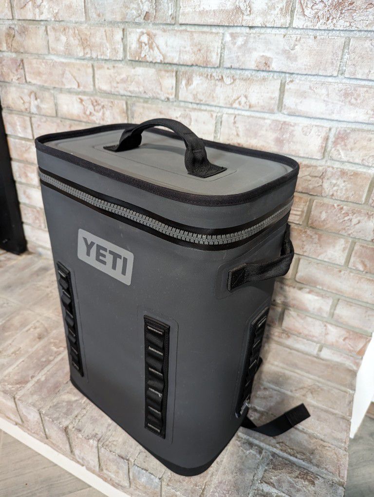 Yeti Hopper BackFlip 24 Soft Sided Backpack Cooler - Charcoal for