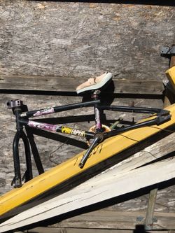 BMX GT Frame w/ extr prts