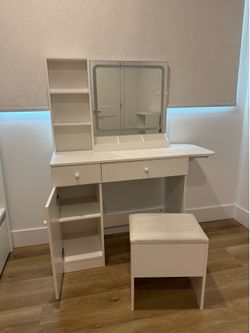 White Vanity with Mirror & Stool – Great Condition