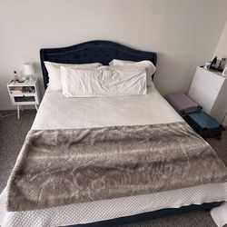 $500 - King size bed frame & mattress