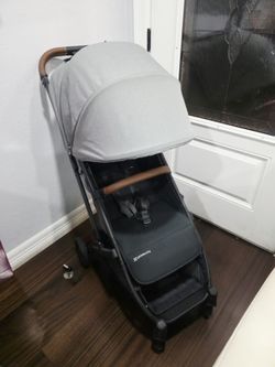UPPAbaby Minu V2 Lightweight Travel Stroller.