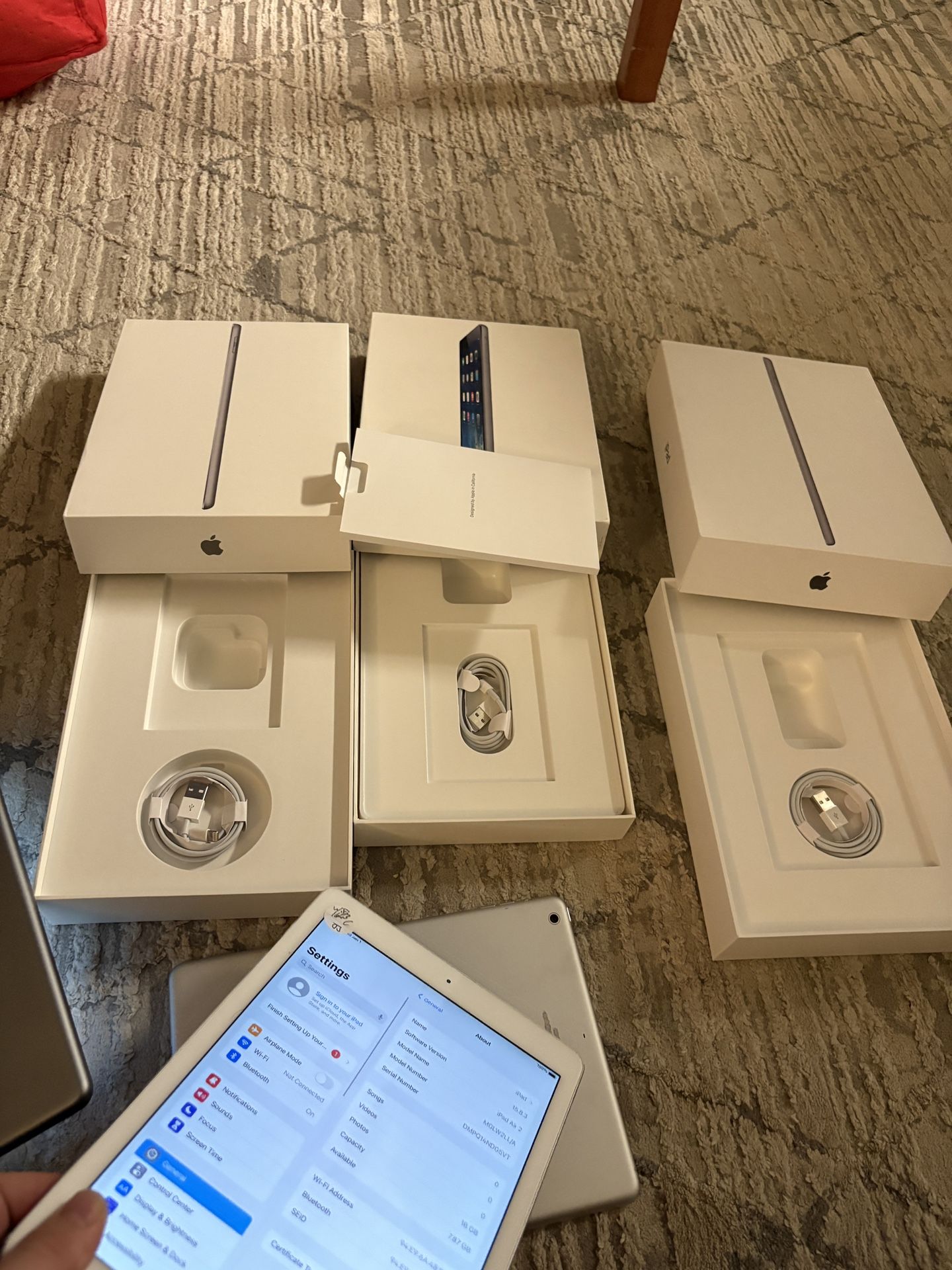 İPad Air 1st Gen 100$ 2nd Gen 150$