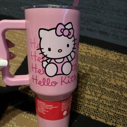 HELLOI KITTYlI STANLESS STEEL TUMBLER WITH HANDE 40 oz ( 1182 ml)