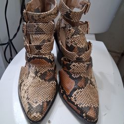 Boots JustFab Size 9 Women 