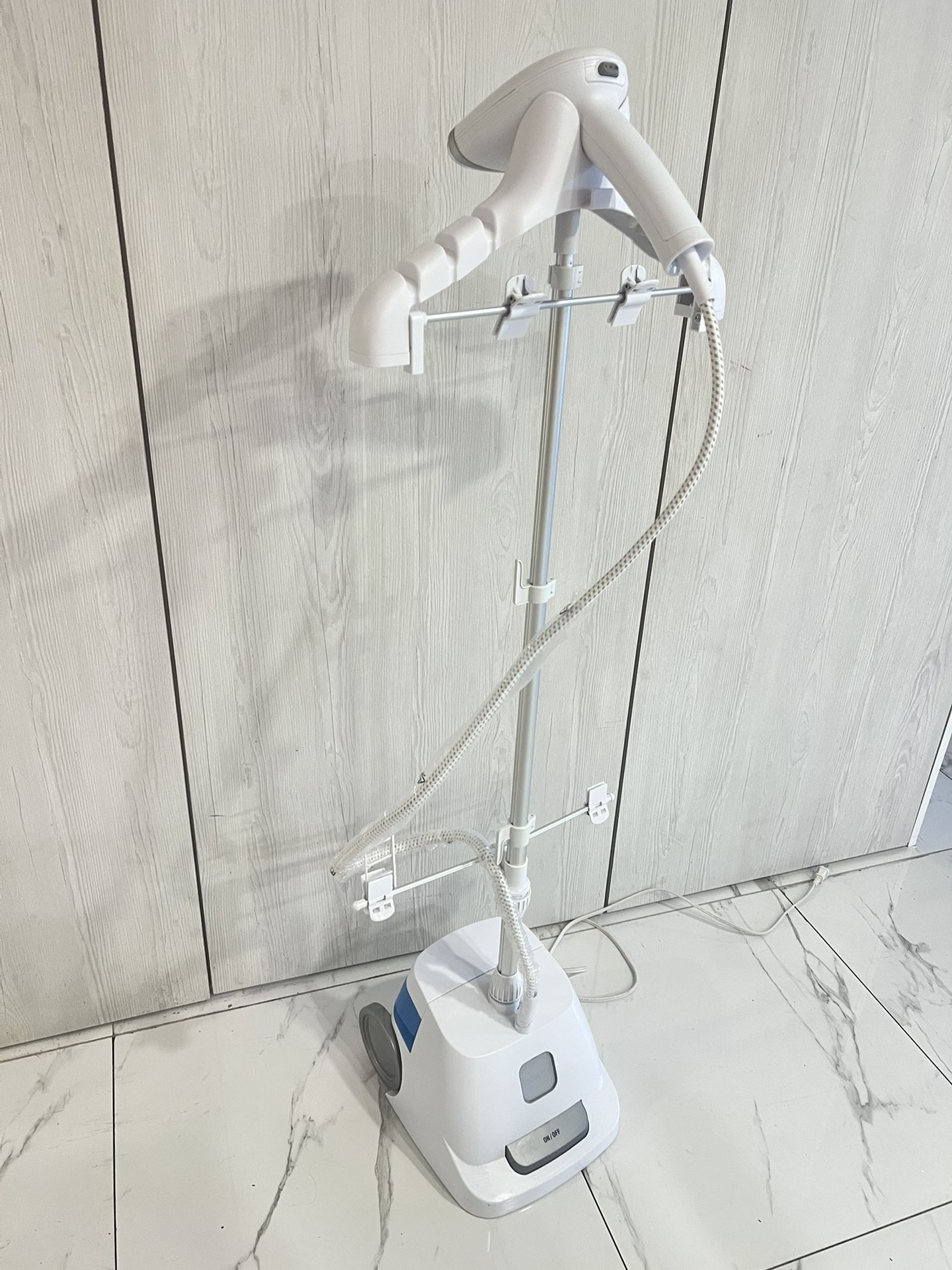 Conair Full Size Garment Steamer for Clothes, Turbo ExtremeSteam 1875W Professional Steam and Press