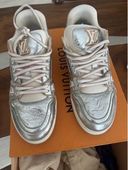 Louis Vuitton LV Trainers sneakers silver beige monogram leather men shoes