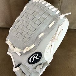 New Rawlings Softball Glove 