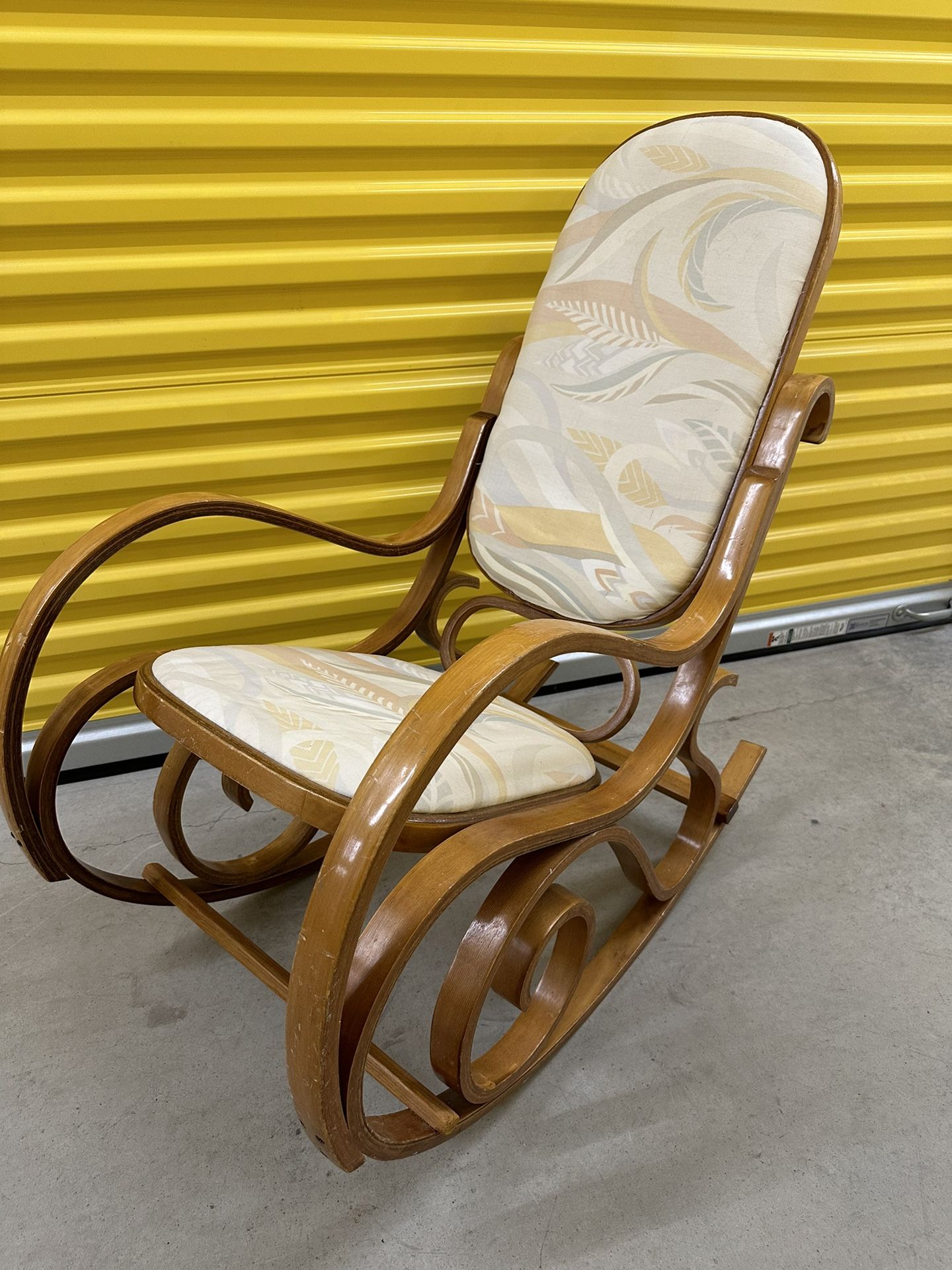Vtg Bentwood Upholstered Leaf/fern Pattern Wooden Rocking Chair