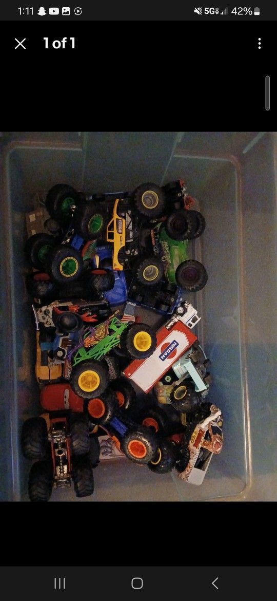 Cars & Monster Truckes