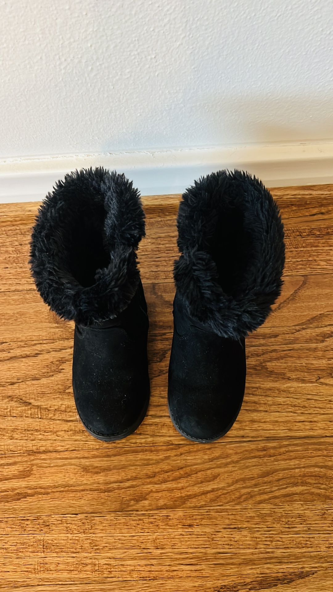 Cat and Jack Faux Fur Trim Black Boots For Toddlers!! (Size: 9) 