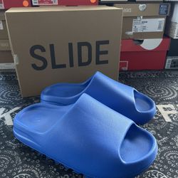 Yeezy Slide ‘Azure’
