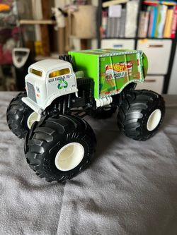 Hot Wheels Monster Truck Will Trash It All