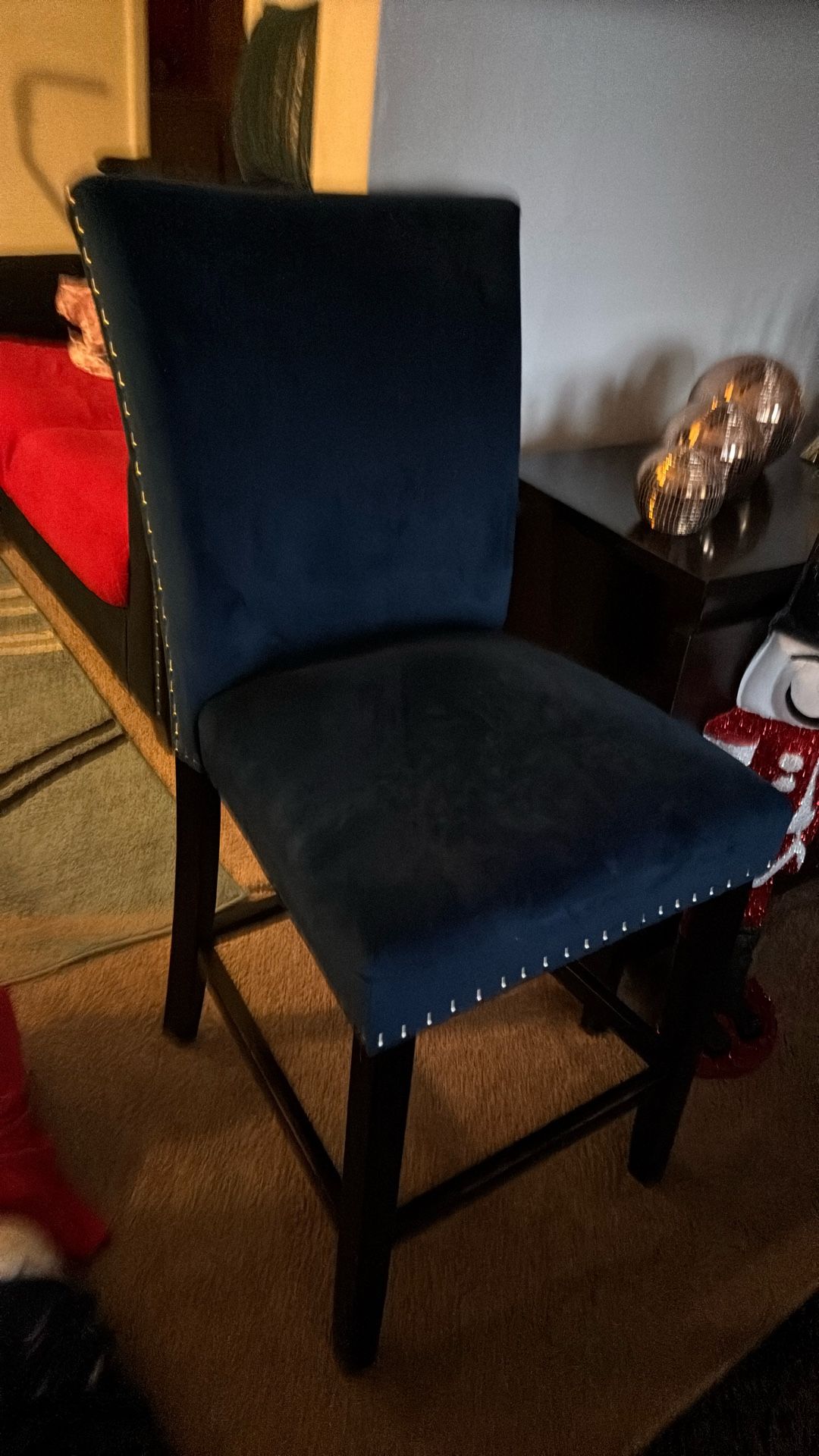 6 Very Nice Dining Room Chairs