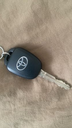 Toyota Tundra 2020 key fob $40