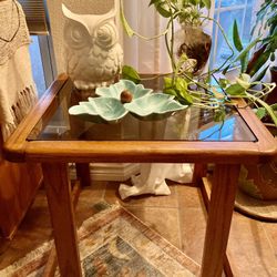 RETRO SOLID OAK SIDE/END TABLE