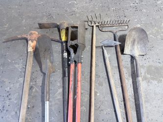 Lot of Assorted Garden Hand Tools