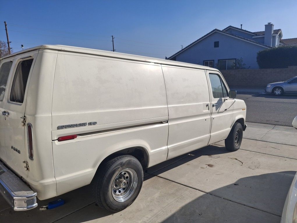 1981 Ford E-150