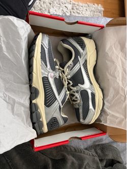 Nike Zoom Vomero 5 Sneakers