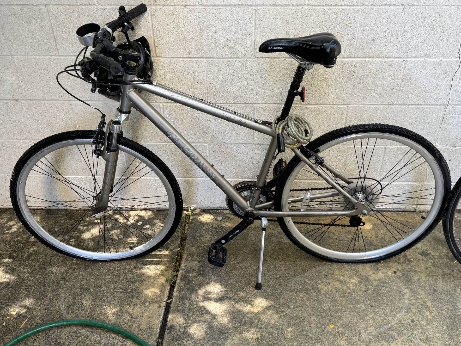 Schwinn railway Large Hybrid Bike