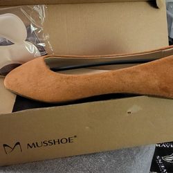 Women's Brown Suede Flats sz 9 *NEW*