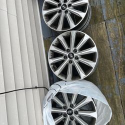 Stock Hyundai 17” Rims