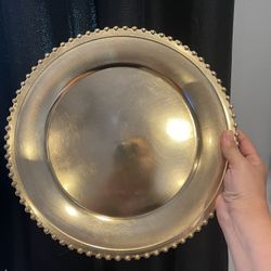 Gold Charger Plates , 13 “. I Have 150 Plates Available For Your Special Party, Event In Good Condition . Renting Only, .$1 Each One.