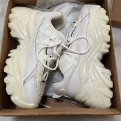 7.5 Steve Madden Ecker Shows