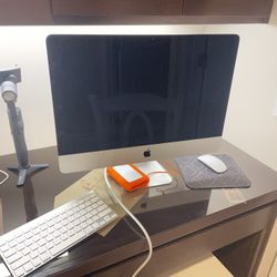 iMac 21.5 Inch “ Late 2013 “