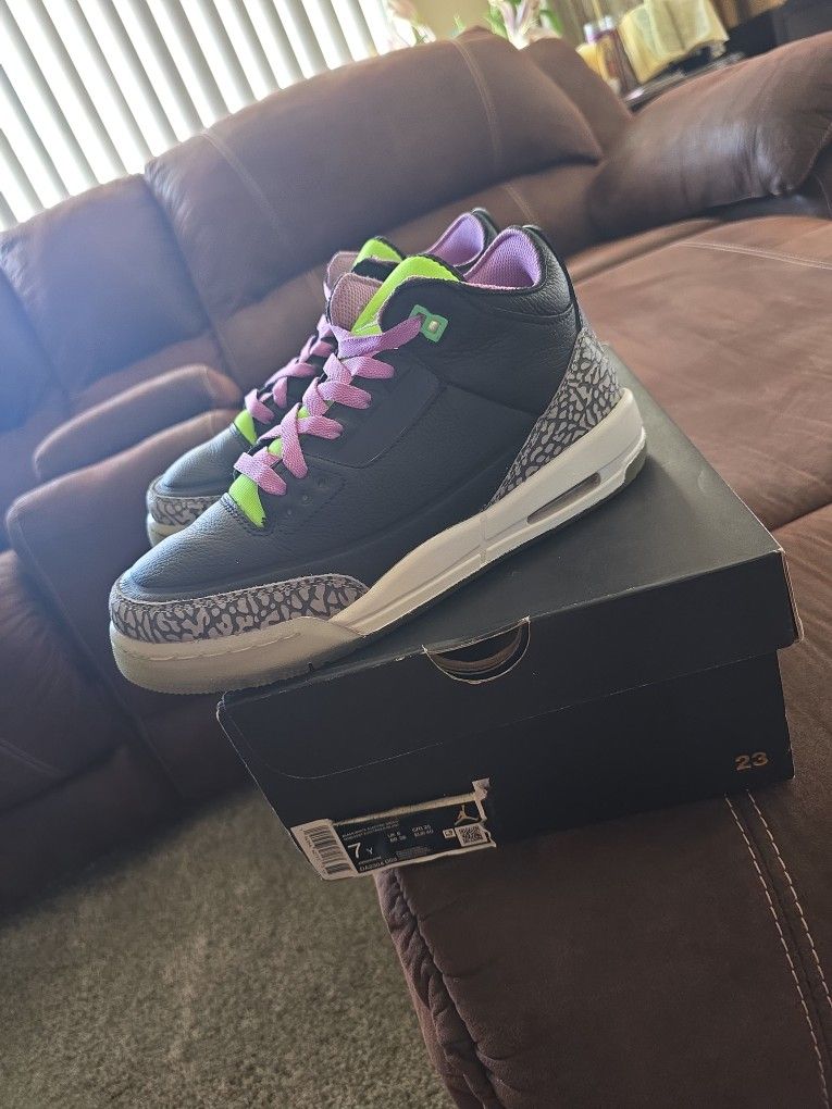 Jordan 3s Retro