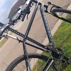 Used Like New Cannondale Mountial Bike 27.5in Tires 
