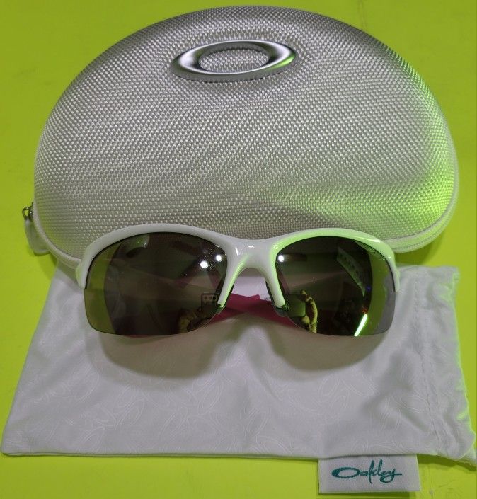 Oakley
Women's Brown Commit™ Sq Breast Cancer Awareness Edition