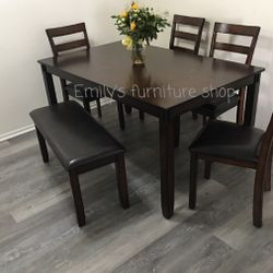 Beautiful 5-Pc Dining Set Oak Finish 