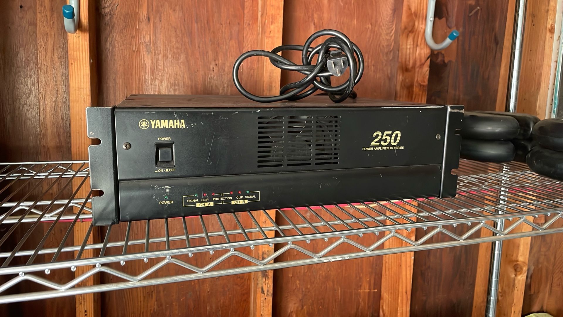 Yamaha 250 Power Amp