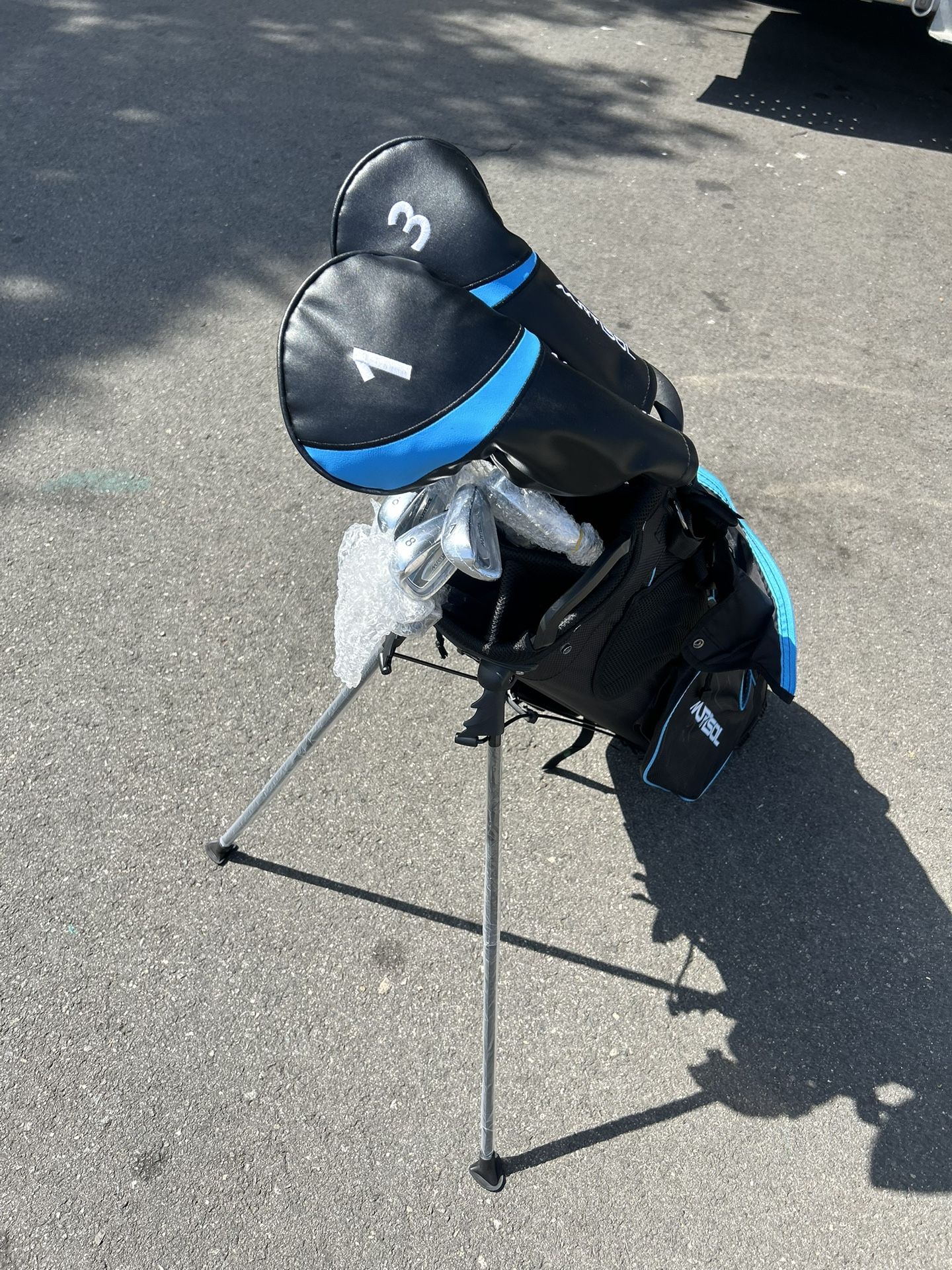 Brand New Adult Golf Club Set For $140