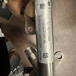 MBZ S Class Fuel Rail With Injectors 