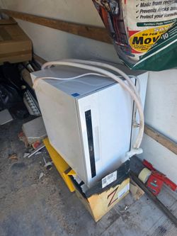 Portable  dishwasher  basically  brand new lightly used