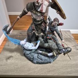 God of War Collector's Edition statue featuring Kratos and Atreus.(Statue ONLY)