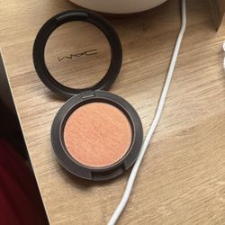 MAC blush