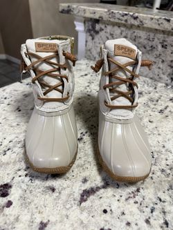 Sperry women’s saltwater lace up duck boot