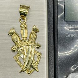 10 KT Gold Charm