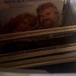 a collectible vintage vinyl record   I’m guessing at least 50 or so..$40