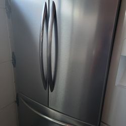 Fridgidaire Gallery W36 H69