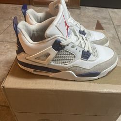 Air Jordan 4 Retro Size 9