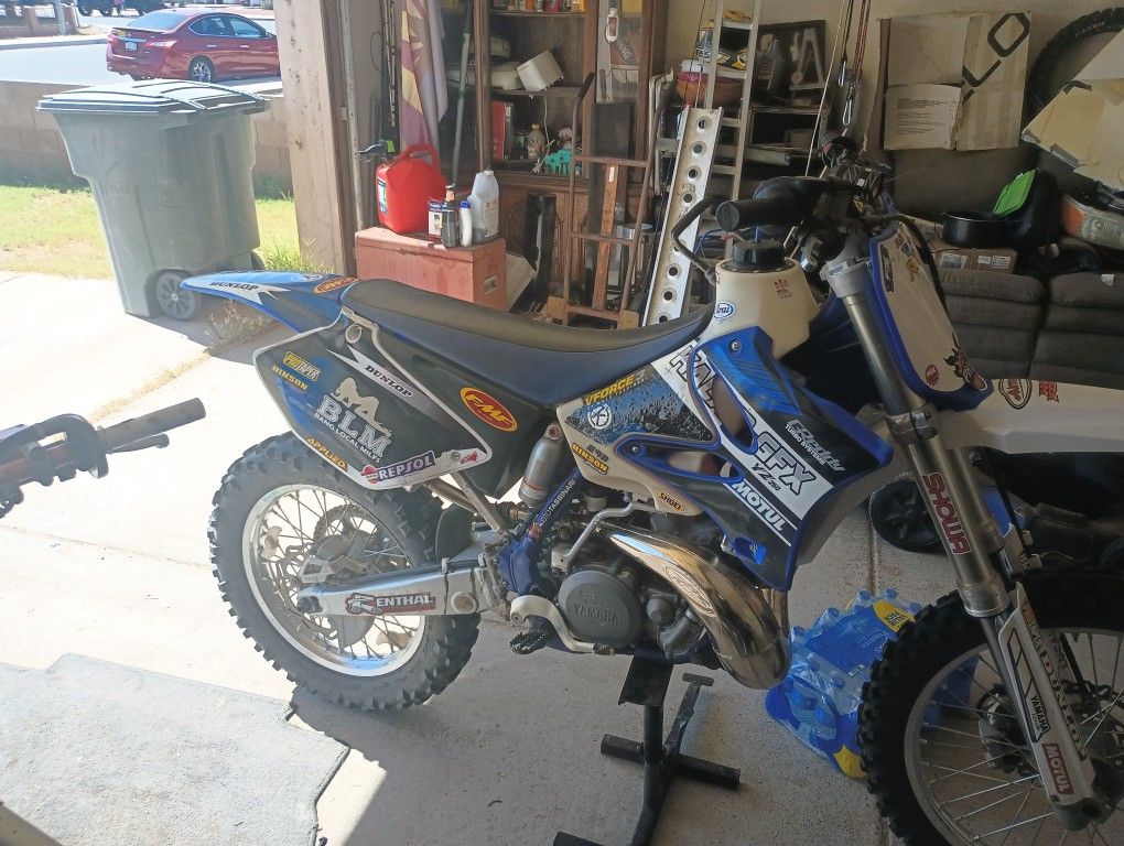 2002 YZ250