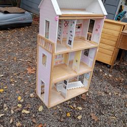 Doll House 