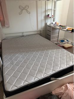 Full size mattress