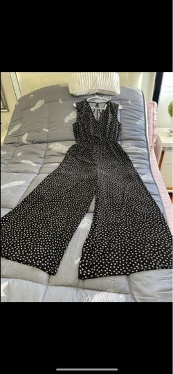 DR 2.. Jumpsuit Size Medium , It has elastic at the waist. Perfect Conditions Used Once