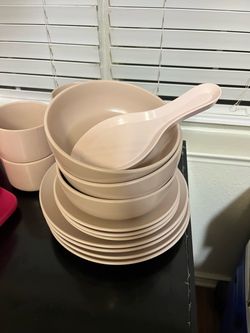 Pink dishes