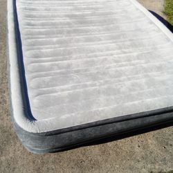 Queen Intex Air Mattress New