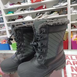 New Snow Boots Size 13